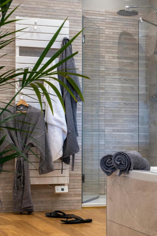 Escale Rochelaise B&B, SPA bain nordique et sauna tonneau La Rochelle  Extérieur photo