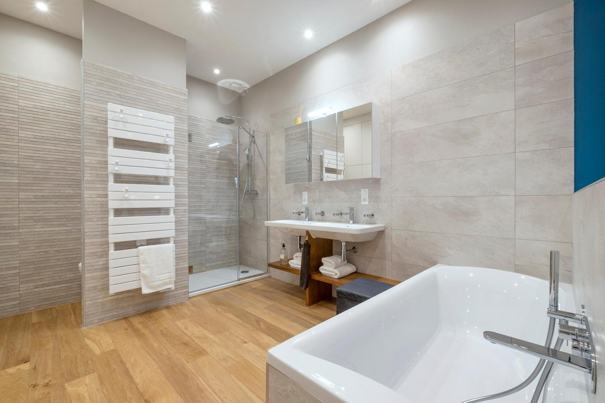 Escale Rochelaise B&B, SPA bain nordique et sauna tonneau La Rochelle  Extérieur photo